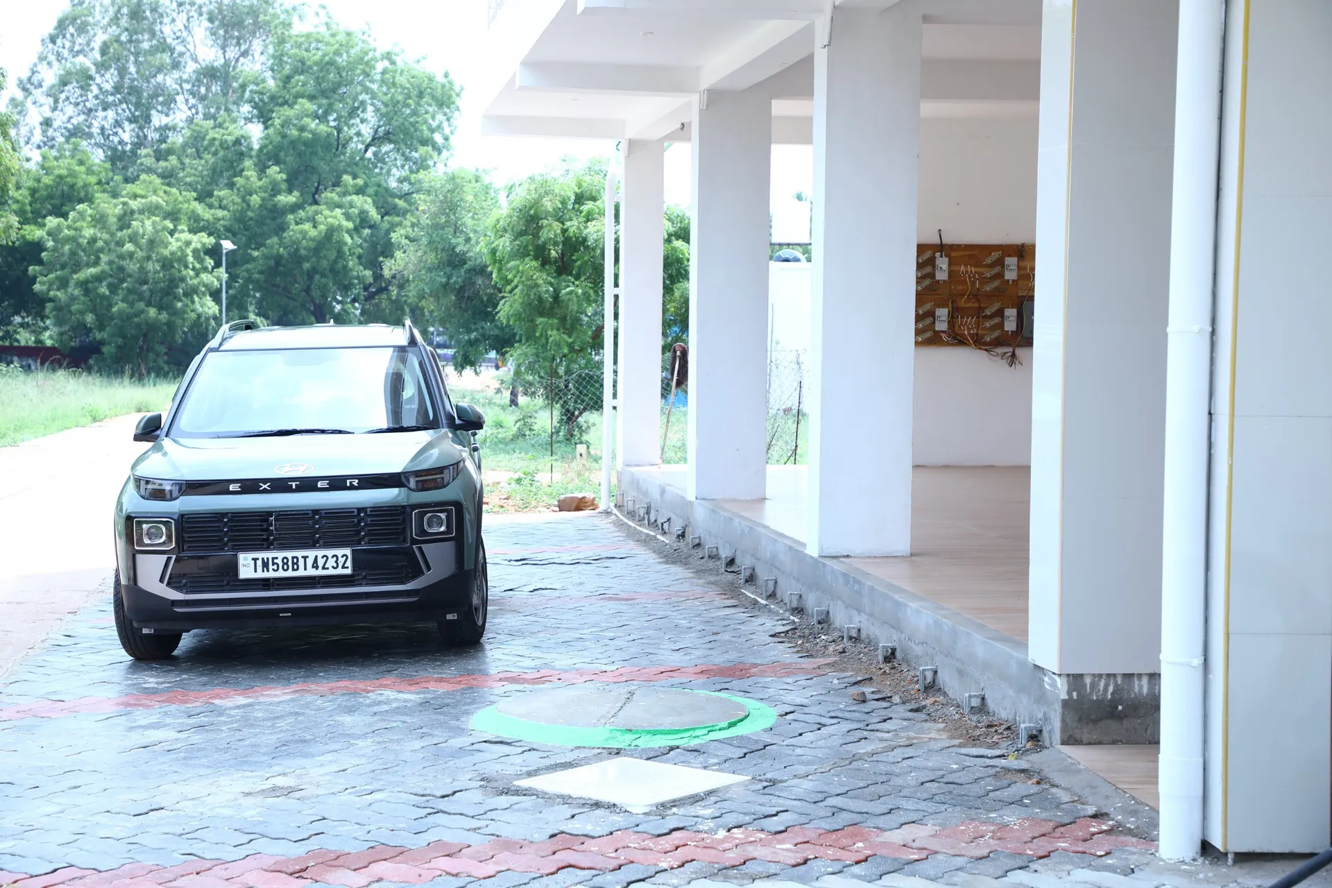 Spacious Car Parking